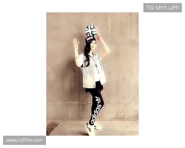 高清足球明星背心图片欣赏展现运动魅力与时尚风采