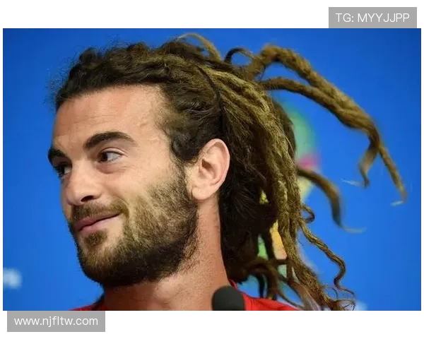 足球明星发型演变全景展示从经典到潮流的头型变迁之路